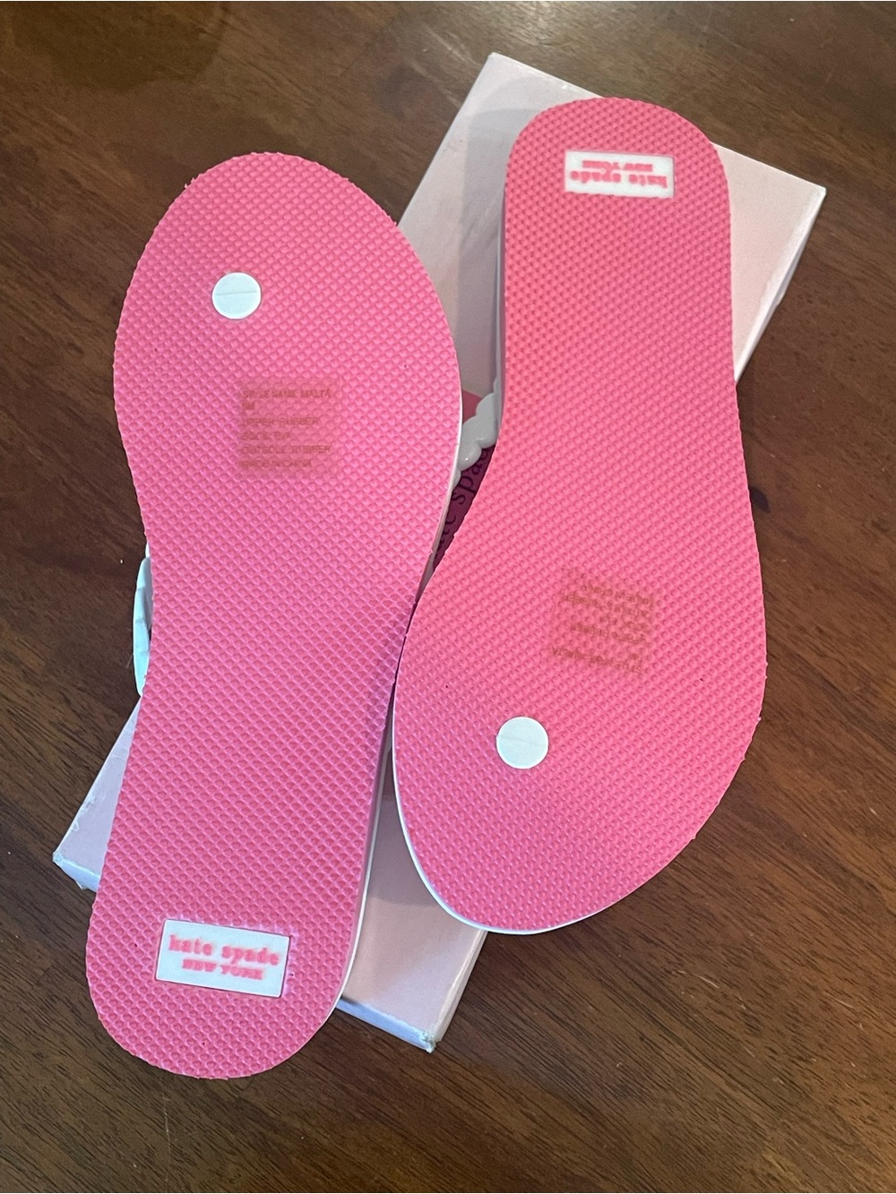 NWOT~KATE SPADE~Lips Flip Flop Sandals - Picture 2 of 5